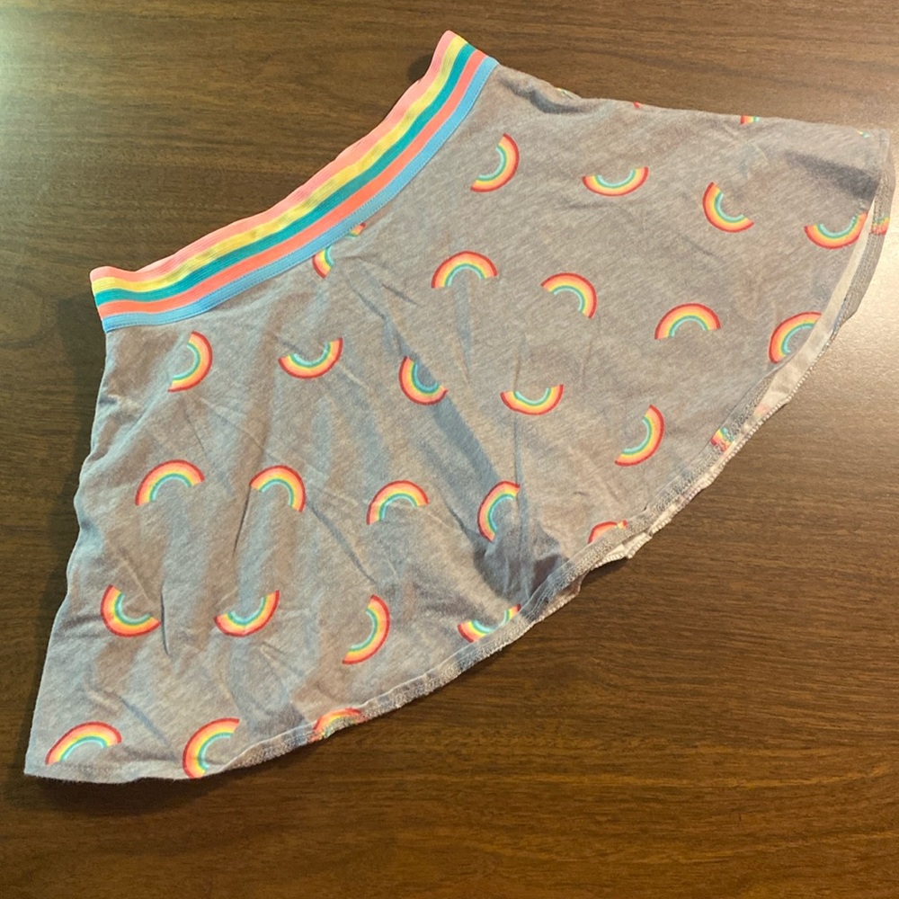 Girls skirt size smalll (7/8)